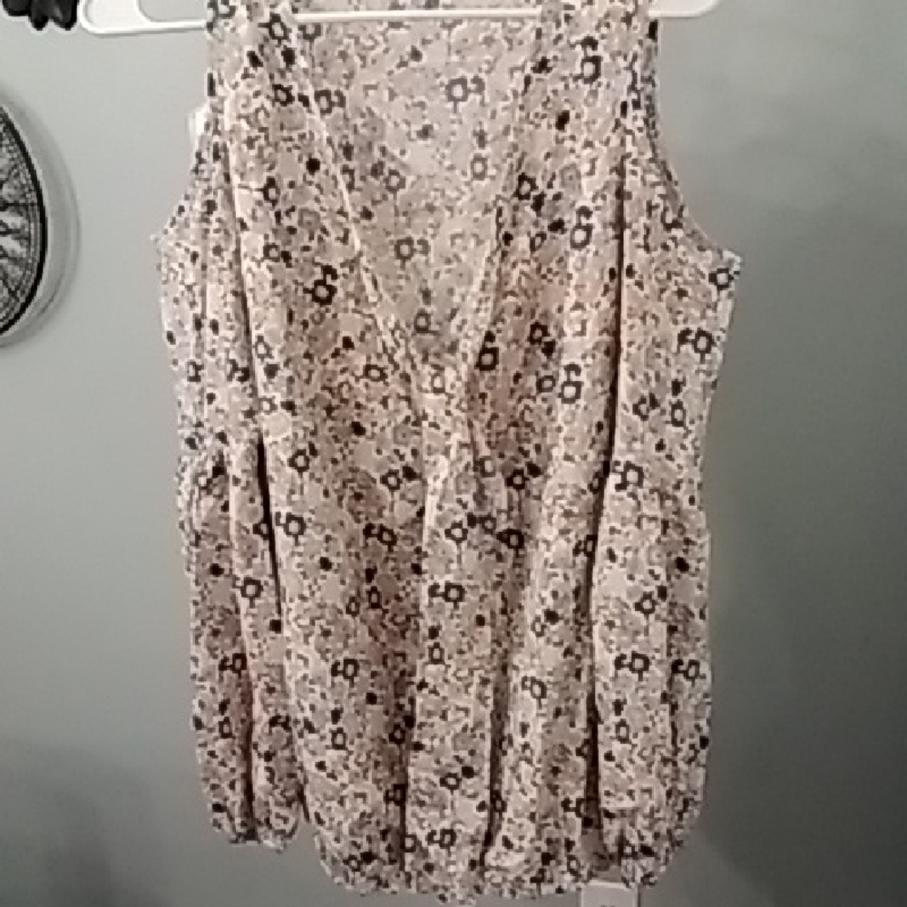 Keyhole Top